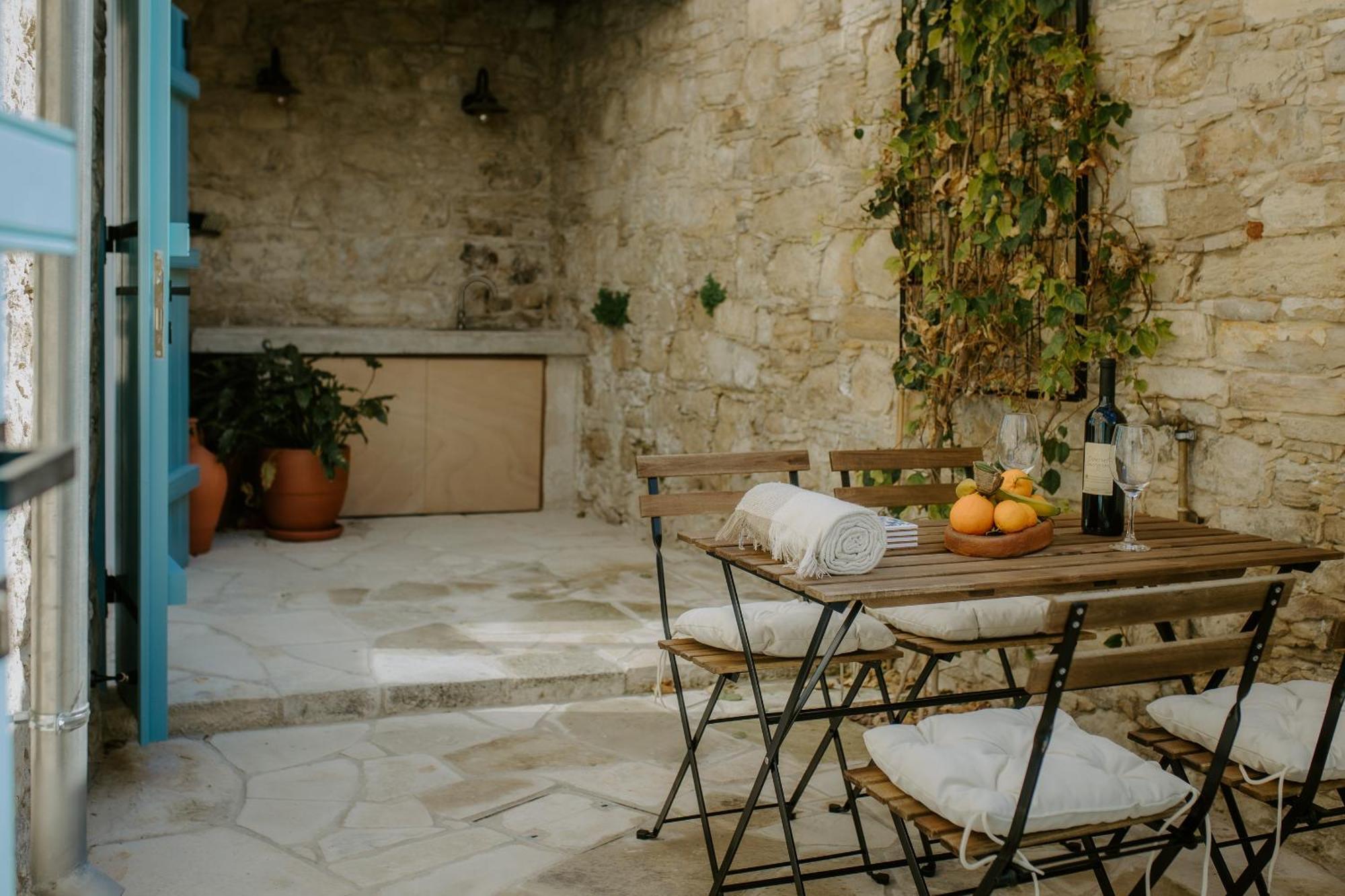 Smaragda'S Guest Rooms Limassol Zewnętrze zdjęcie